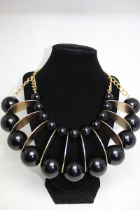 S1623-01-0115-Giant-Black-and-Gold-Statement-Set-3